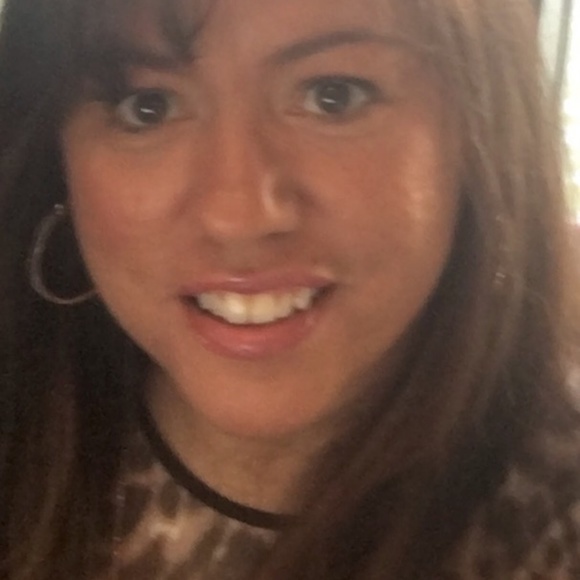 Meet your Posher, Evelyn - Picture 2 of 2